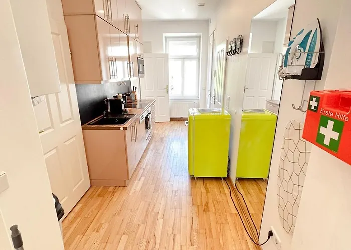 2 Bedroom Apartments, Near Belvedere, Equipped Kitchen, No Elevator 4th Floor * Vienna