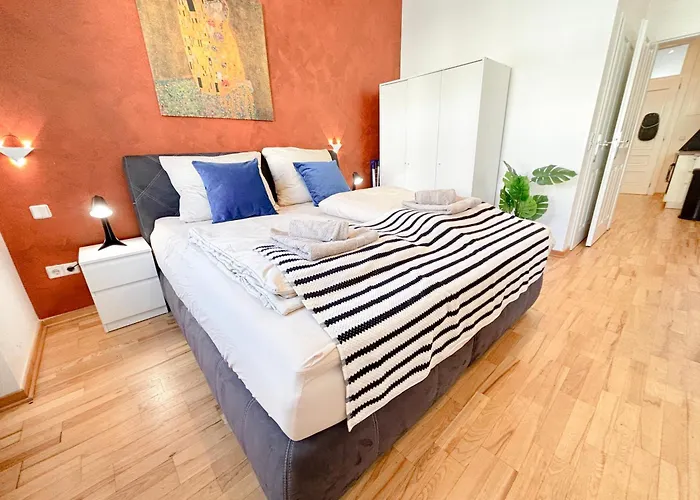 Apartment 2 Bedroom Apartments, Near Belvedere, Equipped Kitchen, No Elevator 4th Floor
